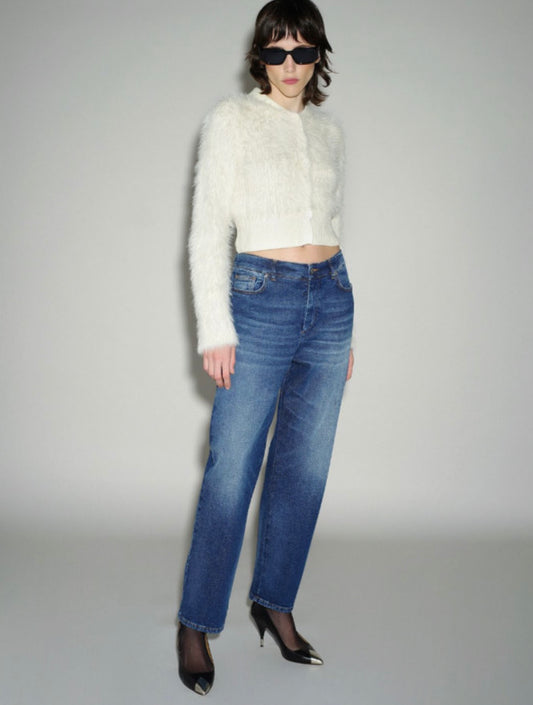 Jeans with sequin pocket on the back