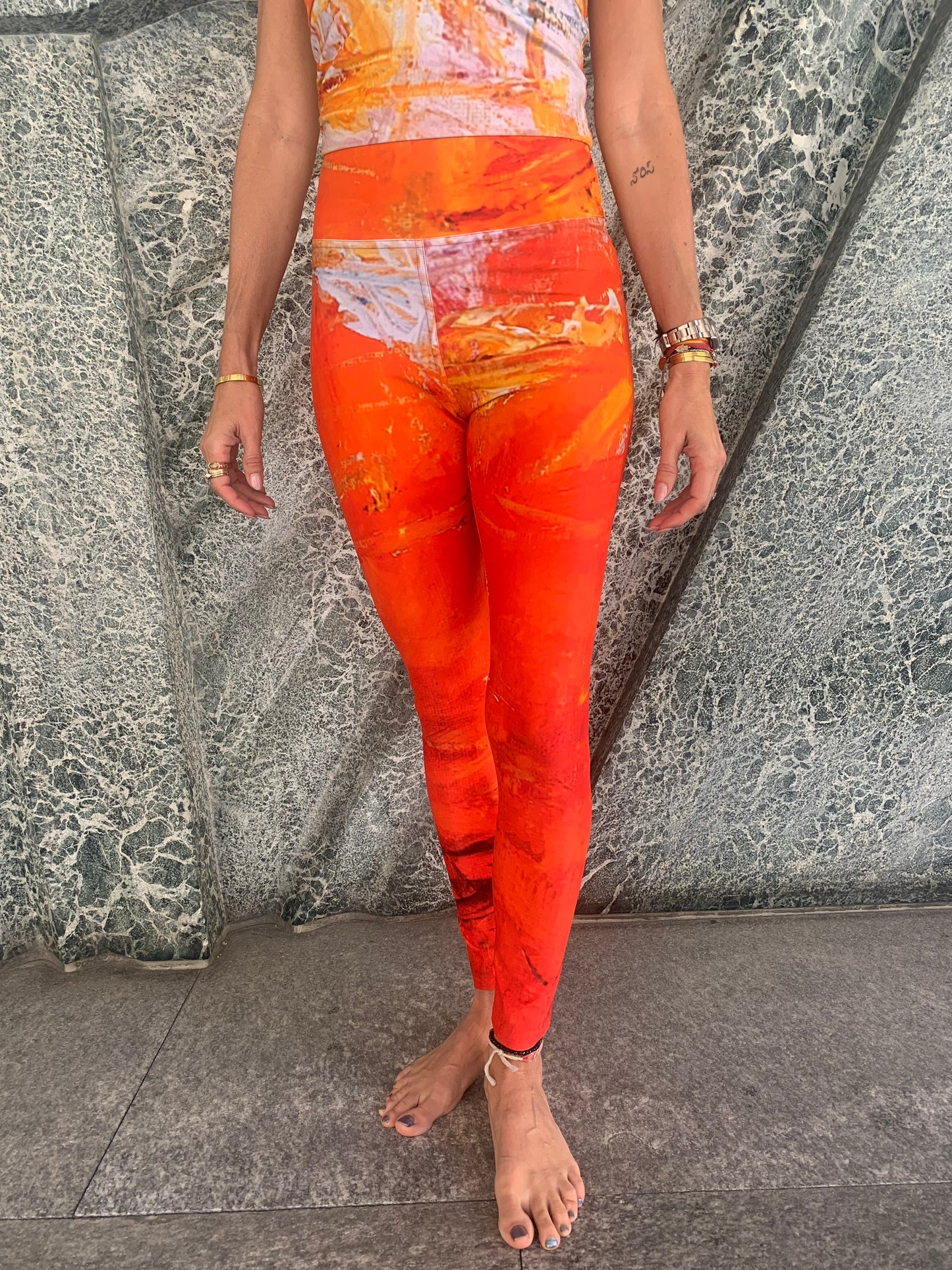 Leggins Gound print "Expect the Extraordinay" by The SoulClub